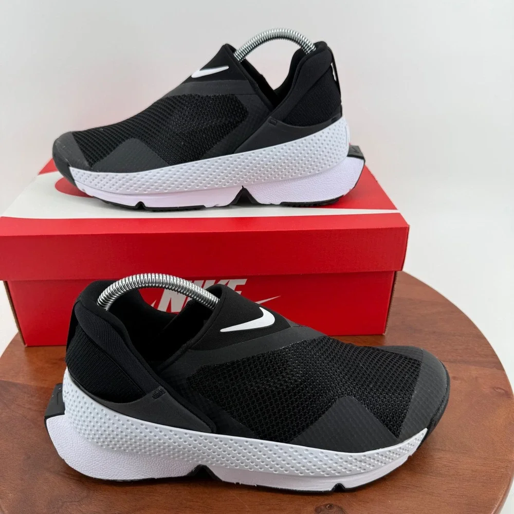Nike Go FlyEase Sneakers Womens Black White‎ Hands Free Slip On DR5540-002 8.5